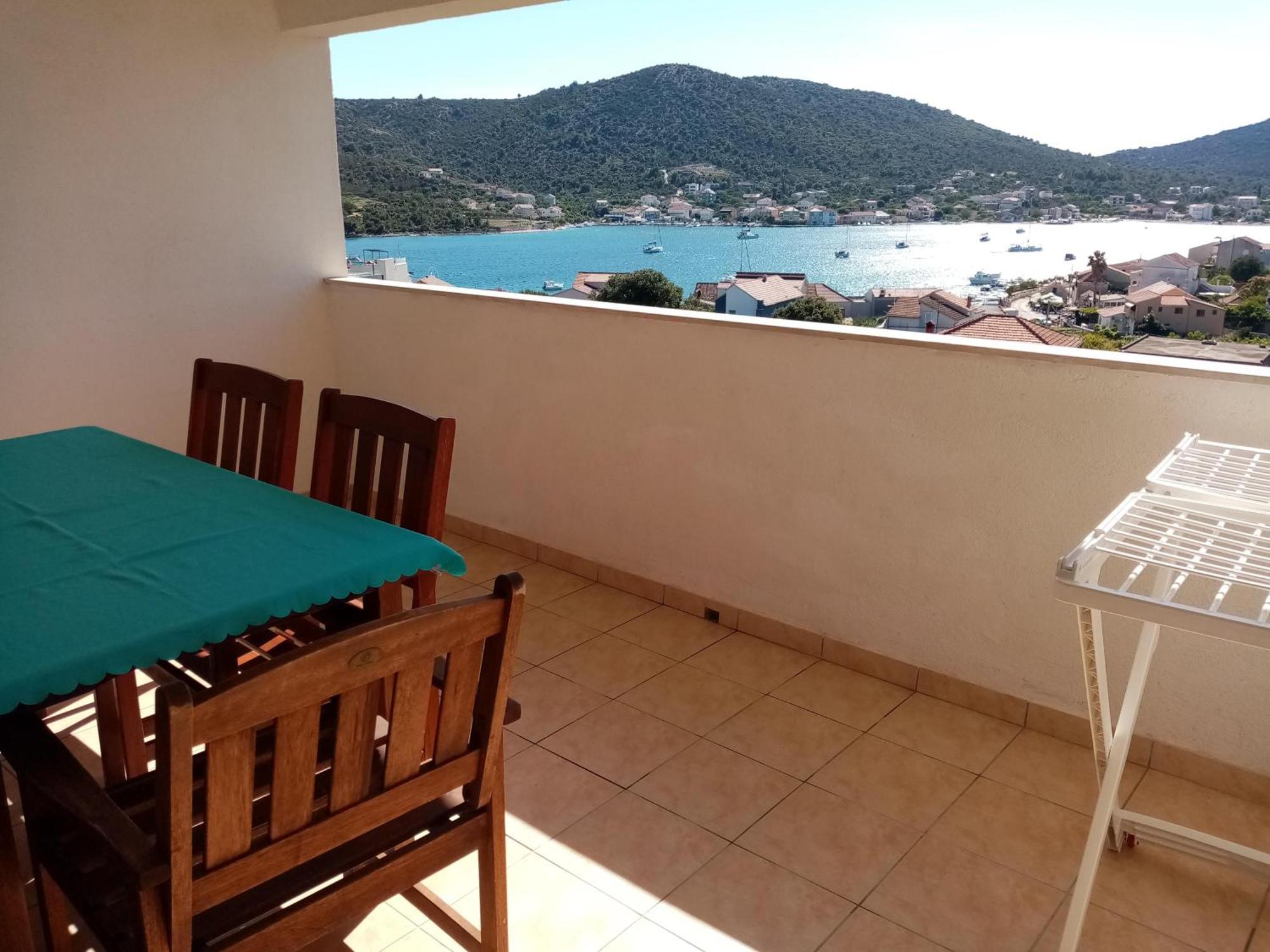 Apartments Franjic Vinišće Zewnętrze zdjęcie